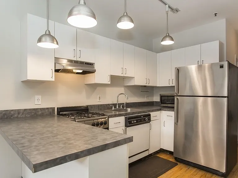 509 Monroe St #4R — Photo 5
