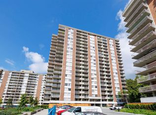 2016 Fullerton Ave #1602, North Vancouver, BC V7P3E6