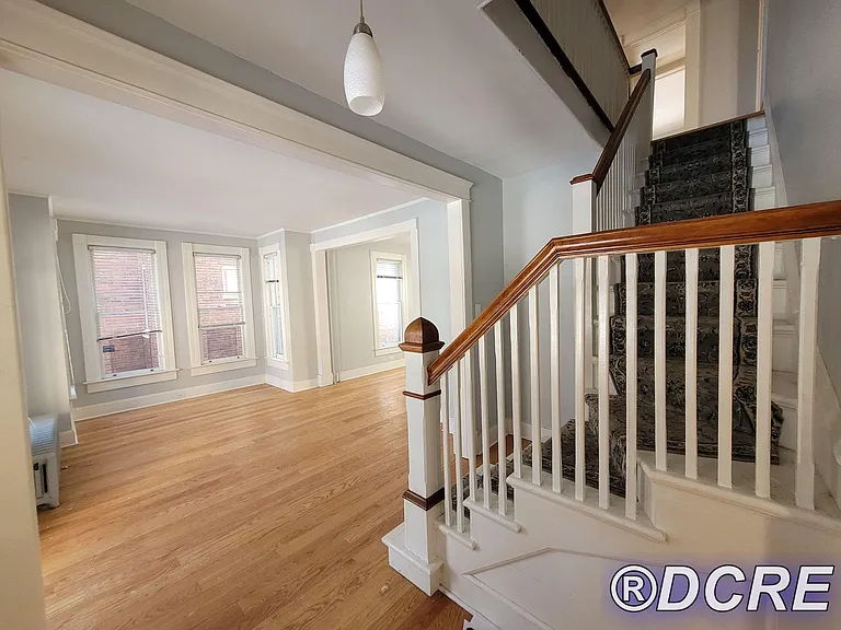 822 Michigan Ave — Photo 5