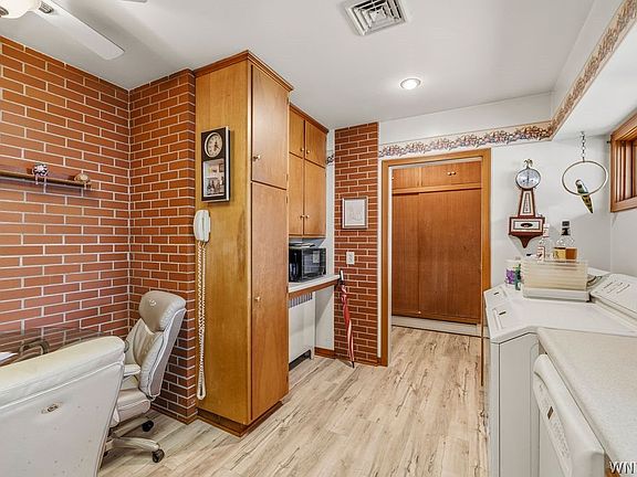 3rd image of 438 Tryon Dr