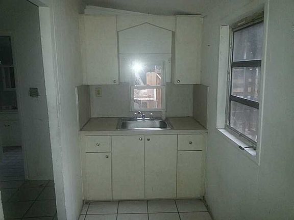 5th image of 3016 NW 1st Ave