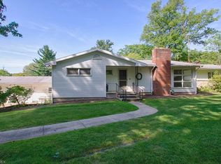 17574 Snyder Rd, Chagrin Falls, OH 44023