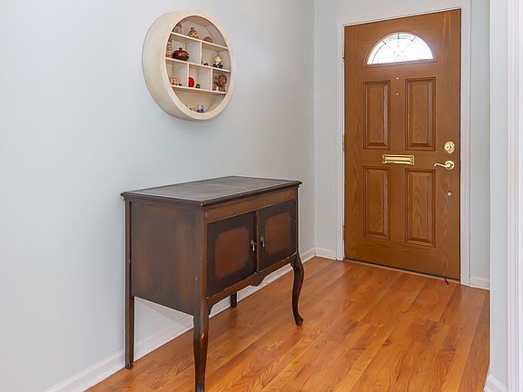 5th image of 1122 Fairfax Ct