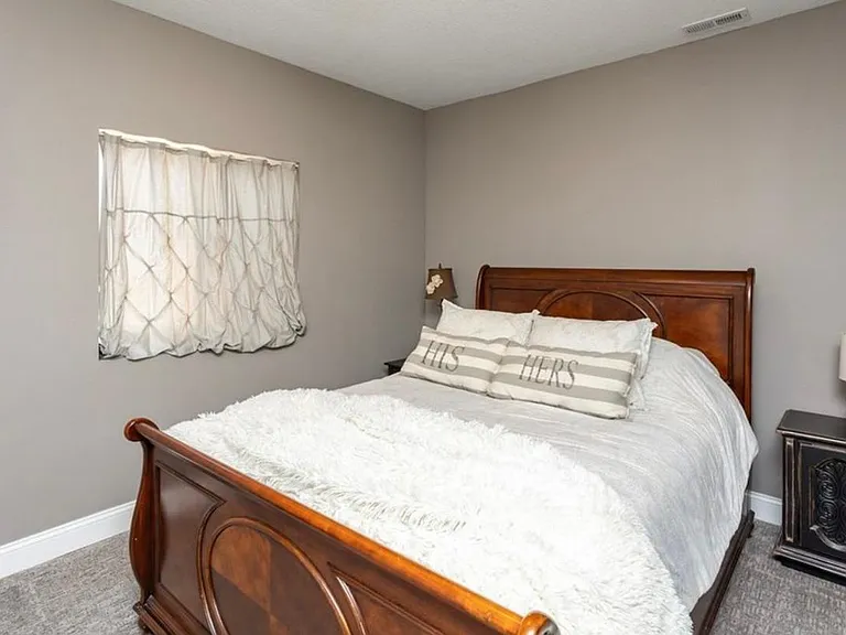 16800 Prairie Dr — Photo 1