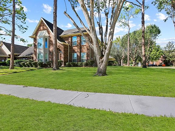 3rd image of 1131 Woodside Ct