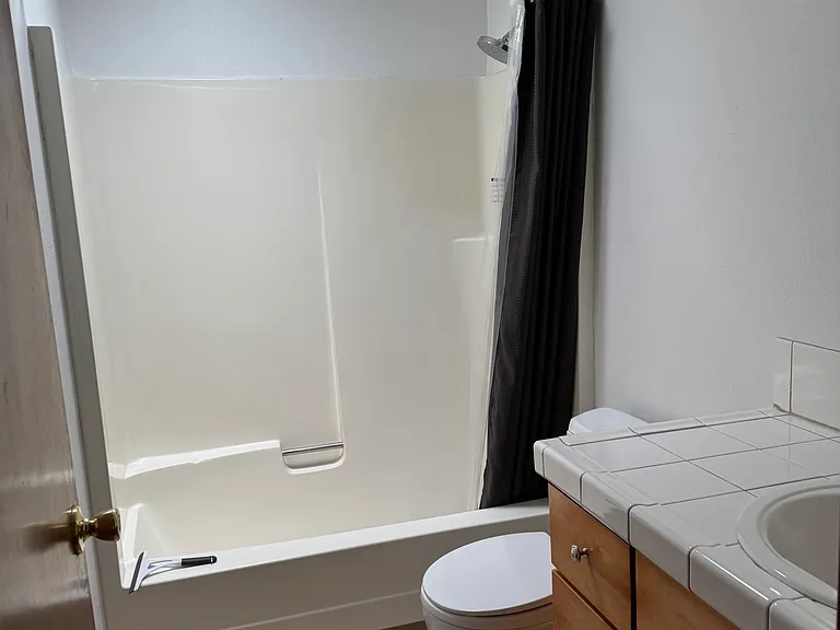 9610 SW 6th Ave — Photo 3