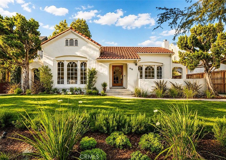 1st image of 616 Lillian Way