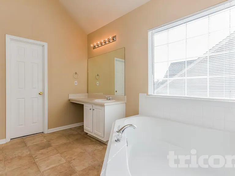 2957 Jenkins Dr — Photo 10