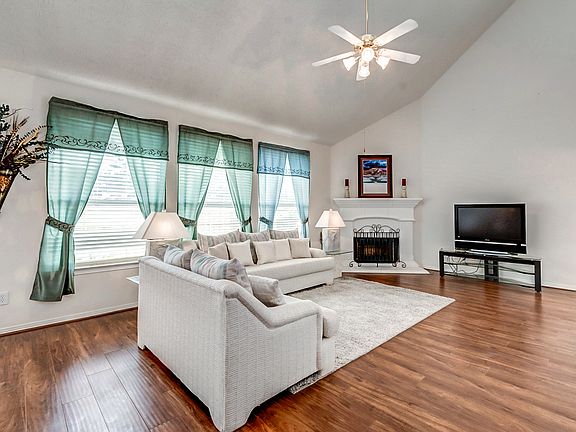 4th image of 8202 Pinewood Canyon Ln