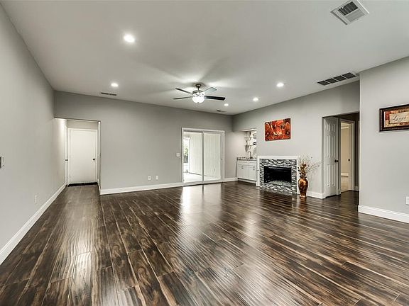 3rd image of 1205 Thoreau Ln