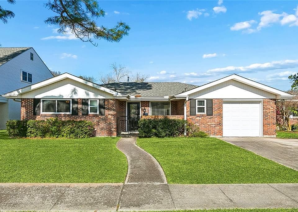 1st image of 216 Nelson Dr