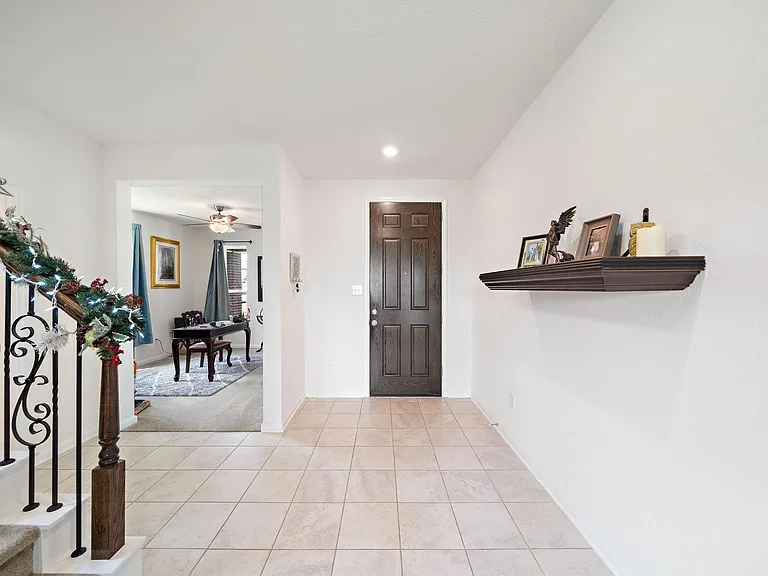 25203 Farmdale Ln — Photo 4
