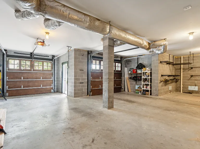 221 King George St — Photo 19