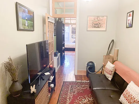 Rented by Ulas Real Estates Inc | media 36