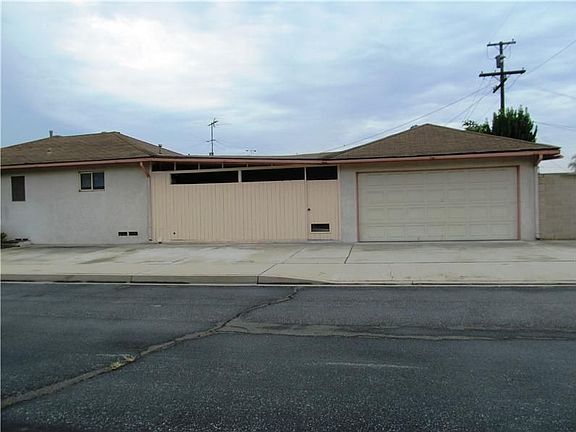 3rd image of 1339 N Chaffey Ct