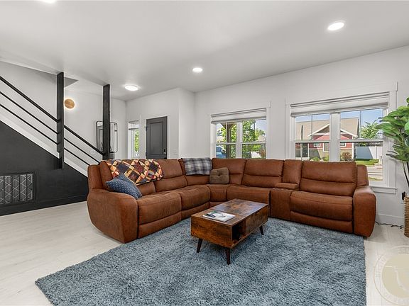 4th image of 1829 Island View Dr