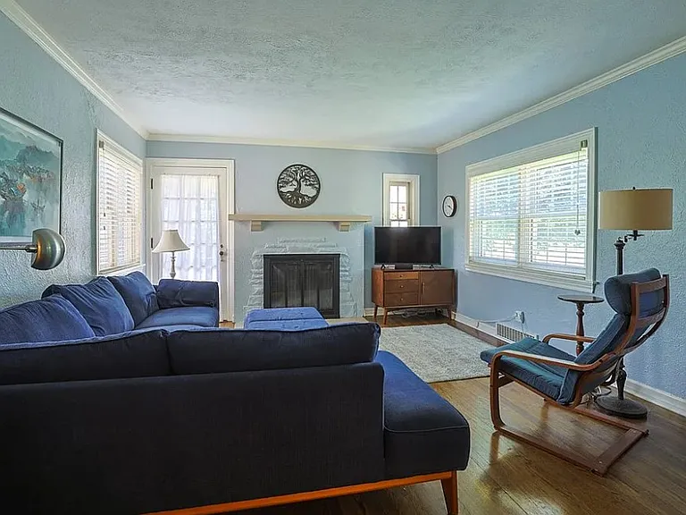 103A Chatham Dr — Photo 4