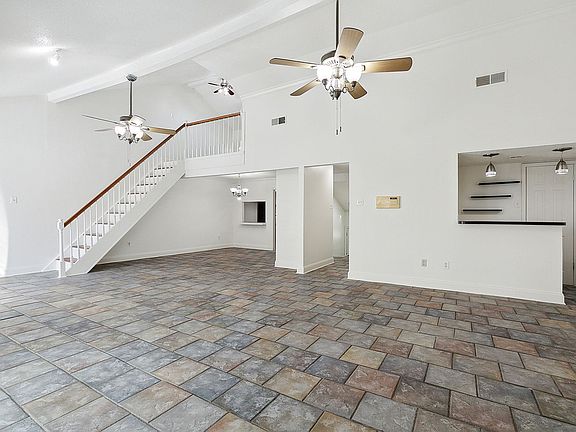 3rd image of 1016 Saint Julien Dr APT 303