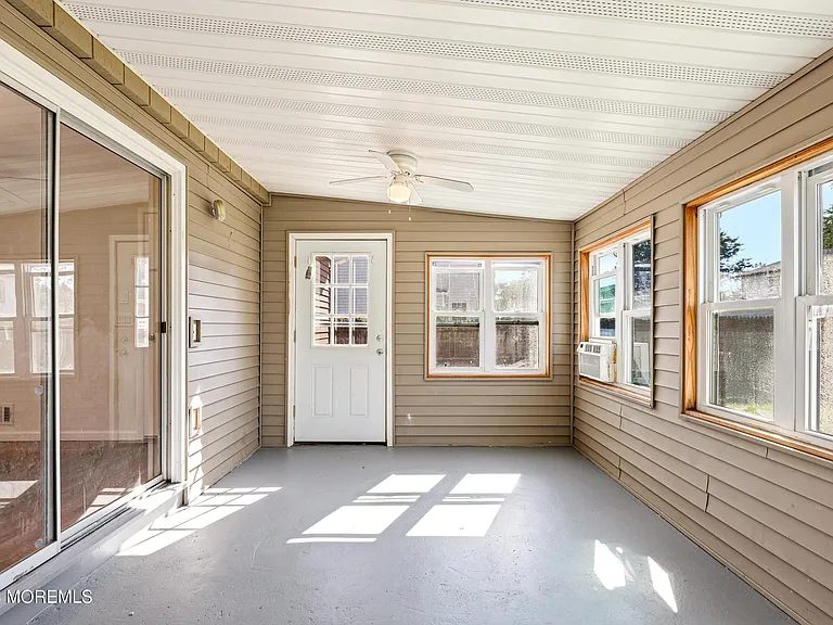 1200 Lawrence Ave — Photo 19