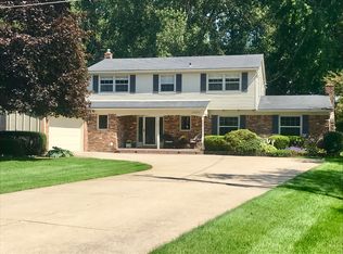 23070 Ennishore Dr, Novi, MI 48375