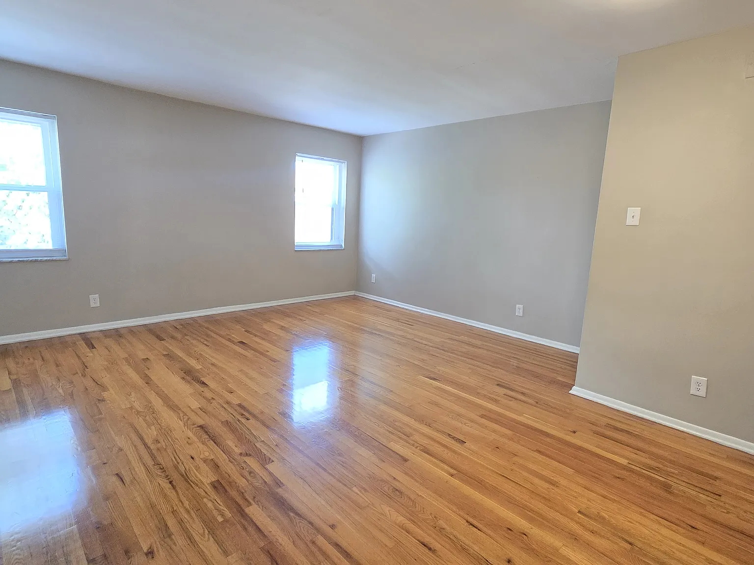 2 bed, 1120 sqft, $1,260 — Photo 3