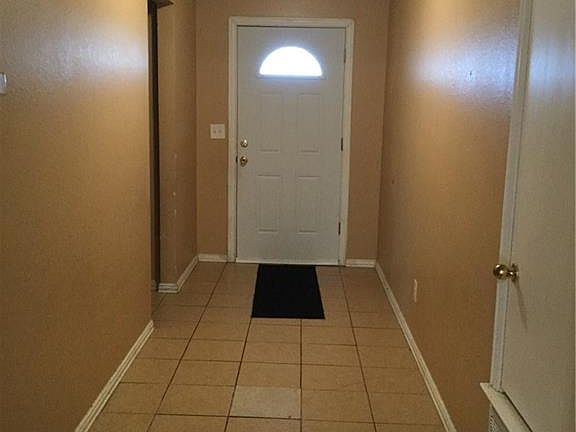2nd image of 2105 We Roberts St