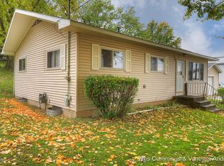 326 Hickory St NW, Sparta, MI 49345