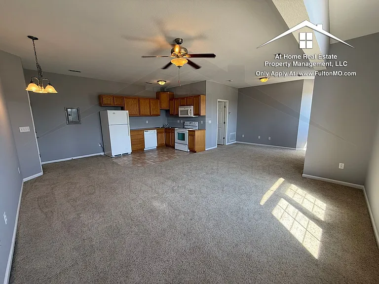 2606 N Bluff St #208 — Photo 4