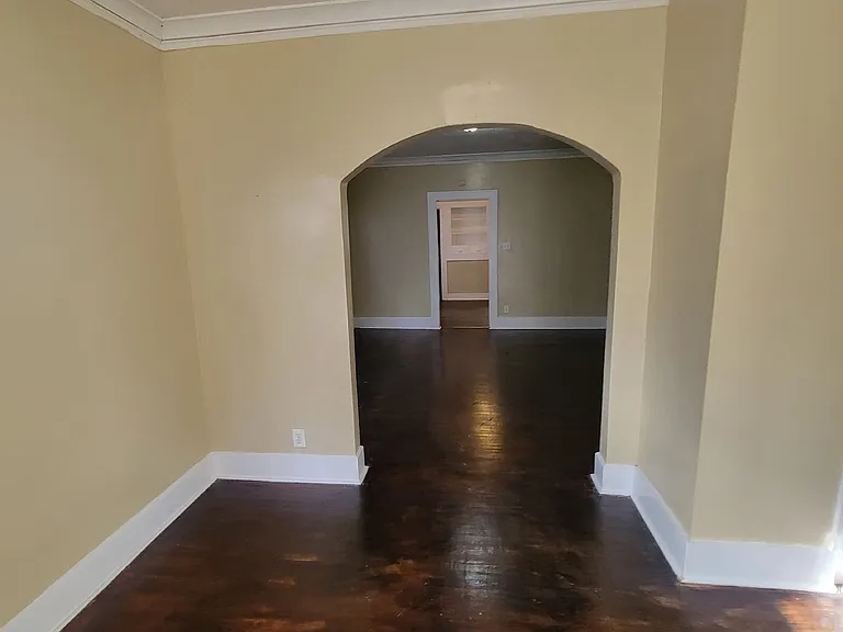 222 N Pershing Ave — Photo 5