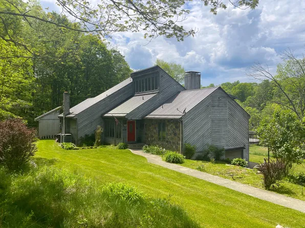 4364 Seneca Trl S, Ronceverte, WV 24970