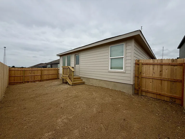 3521 Hilts Trl — Photo 17