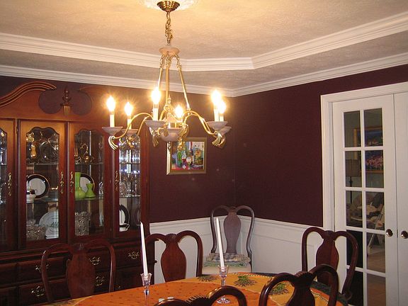 Formal Dining Room w/ Tray Ceiling