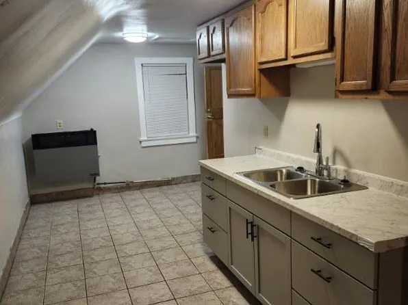 1623 Eddington Rd, Cleveland Heights, OH 44118