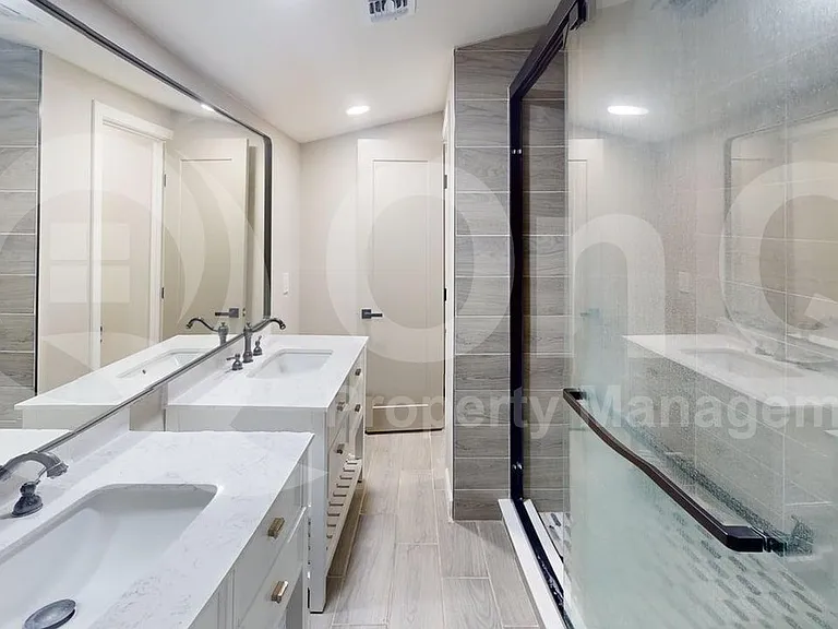 2714 E 21st St #A — Photo 14