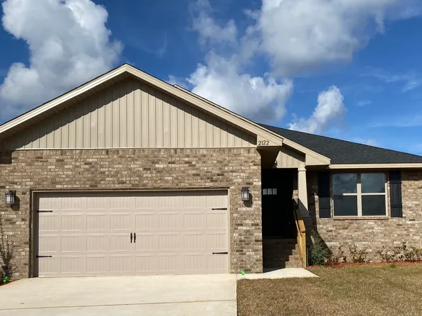 5847 Crestlake Dr, Crestview, FL 32536