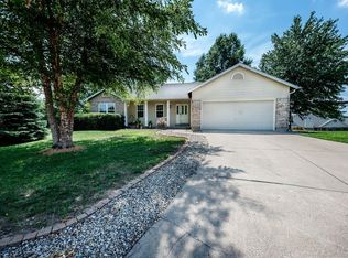 6 White Ridge Ct, Saint Charles, MO 63303