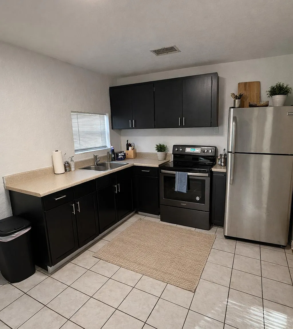 4 bed, 1.0 bath, 958 sqft, $953 — Photo 4