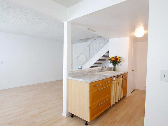 5th image of 637 Paseo La Perla