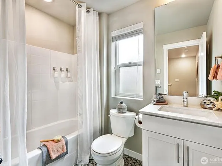 6633 NE 188th Ct #6 — Photo 28