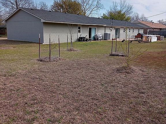 5th image of 313 W 29th Ave