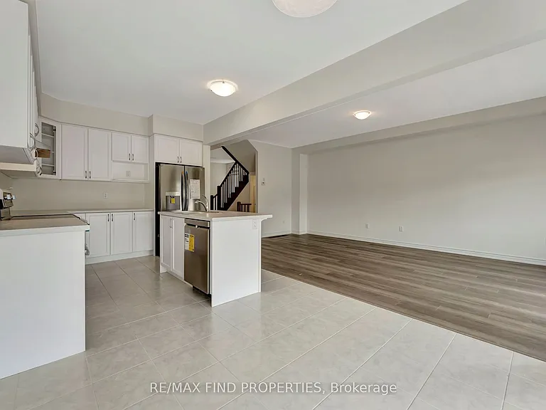 21 Dennis Ave — Photo 18