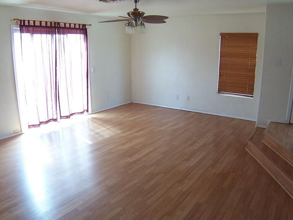 2nd image of 11219 W Glenrosa Ave