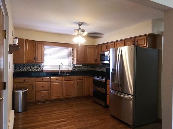 3rd image of 6630 W 95th St