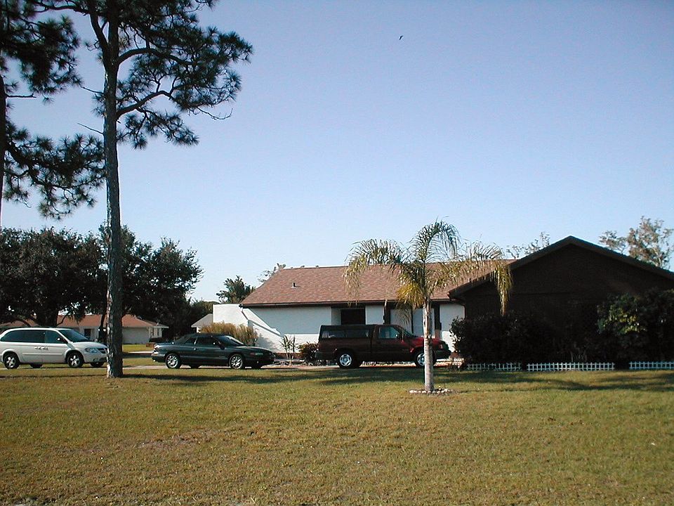 Large corner lot on Cul-de-sac