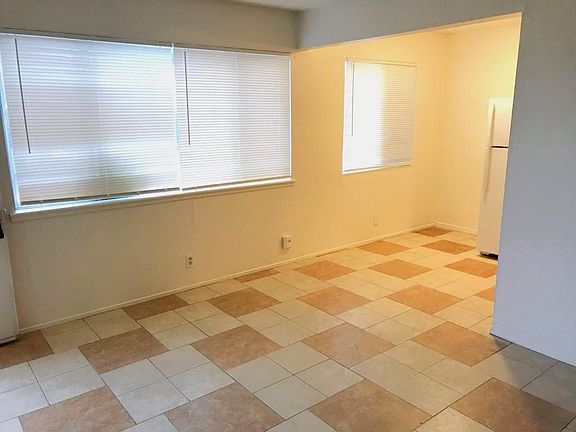 4th image of 630 Maple St APT A1