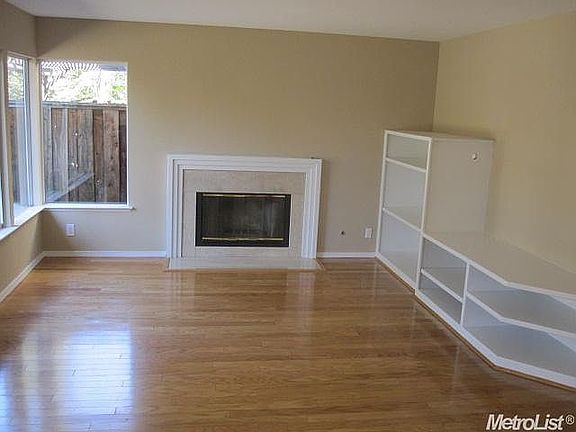 2nd image of 1525 Tahoe Cir
