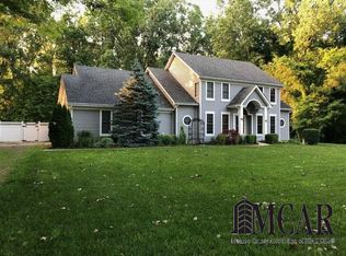44 W Vienna Rd, Temperance, MI 48182