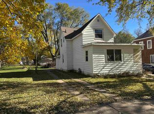 141 2nd Ave NW, Oelwein, IA