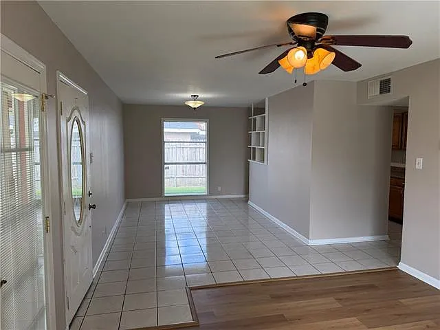 2100 Stumpf Blvd — Photo 6