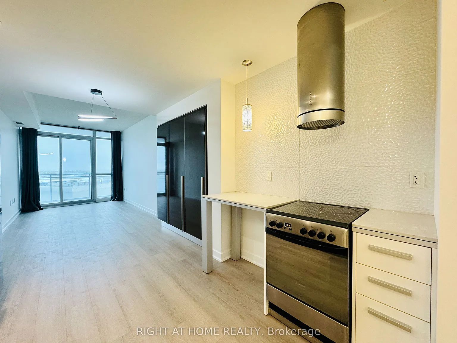 2 bed, $2,750 — Photo 3